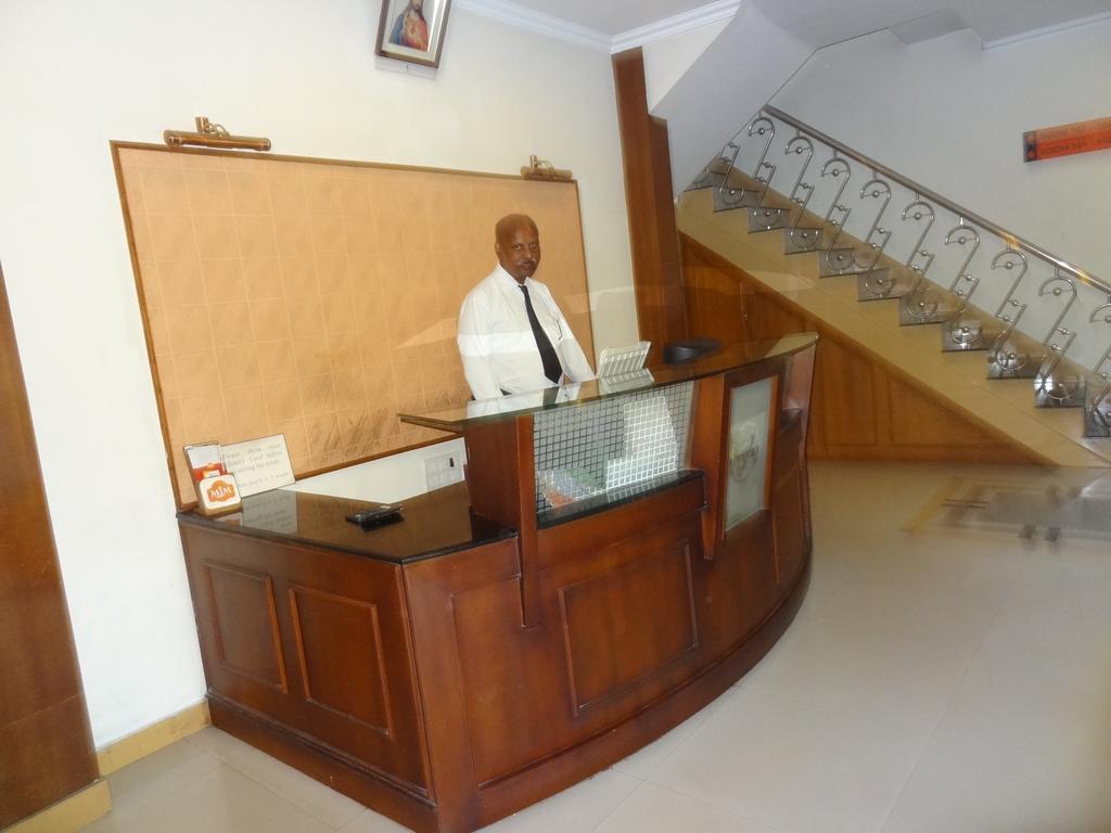 Mjm Plaza Hotel Kochi Exterior photo